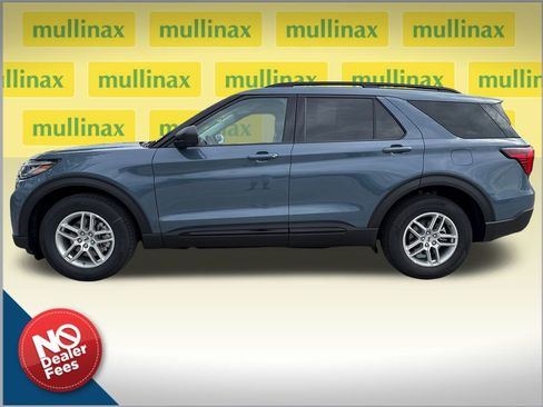 New 2026 Ford Explorer Active image 2