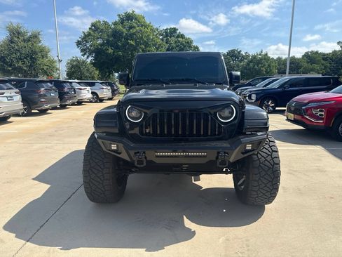 Used 2024 Jeep Gladiator Sport AWD/4WD image 2