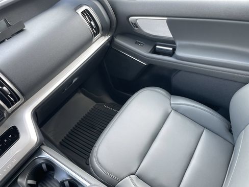 New 2026 Ford Expedition Active RWD image 16