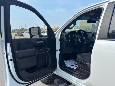 Used 2023 Chevrolet Silverado 2500 LT w/ Convenience Package image 19