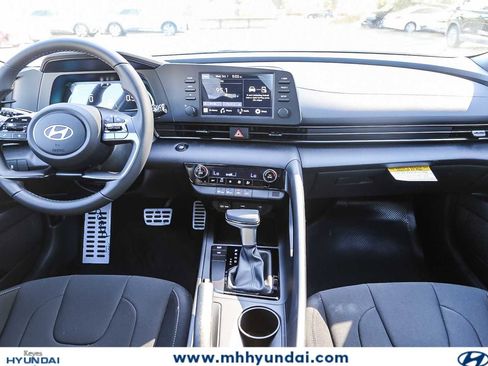 New 2025 Hyundai Elantra Sport FWD image 15