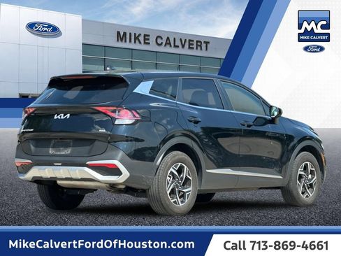 Used 2025 Kia Sportage LX AWD/4WD image 5