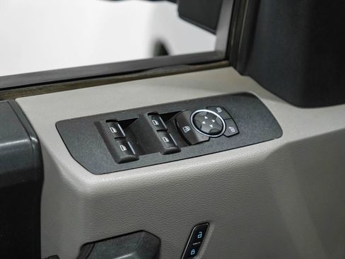 Used 2018 Ford F250 XL w/ Power Equipment Group image 37