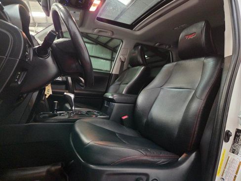 Used 2017 Toyota 4Runner TRD Off-Road Premium AWD/4WD image 59