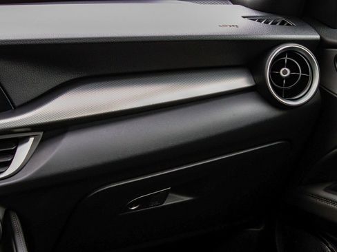 Used 2024 Alfa Romeo Stelvio Ti image 17