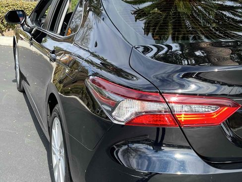 Used 2021 Toyota Camry LE image 57