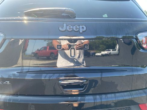 New 2026 Jeep Compass Limited w/ Sun, Sound & Navigation Group AWD/4WD image 10