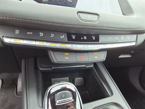 Used 2023 Cadillac XT4 Premium Luxury image 18