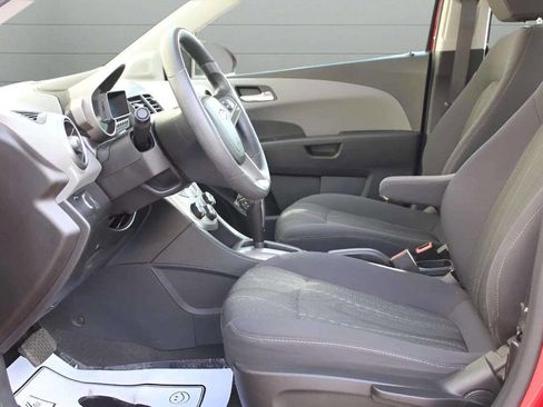 Used 2014 Chevrolet Sonic LT image 9