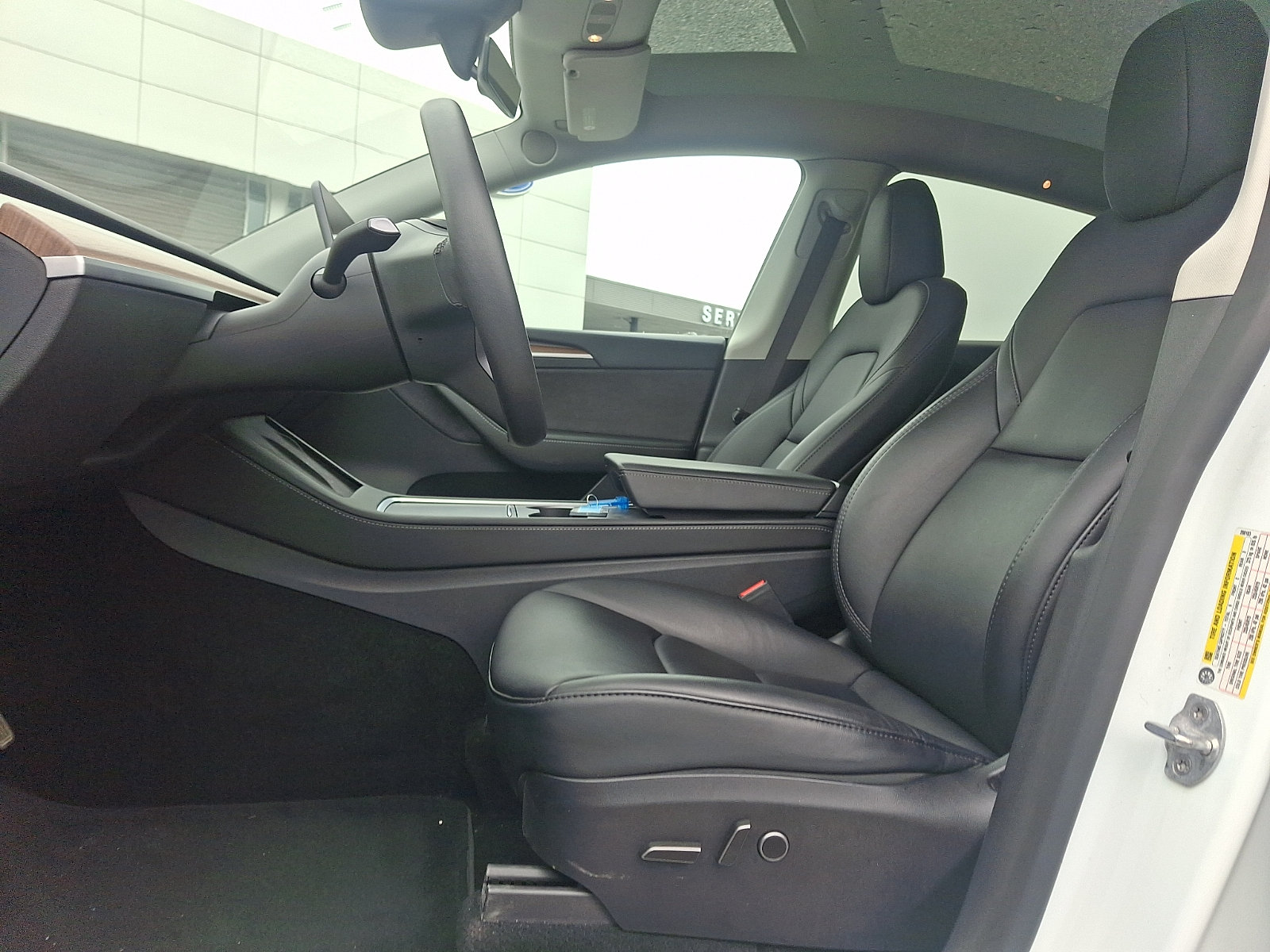 Used 2024 Tesla Model Y Long Range RWD image 13