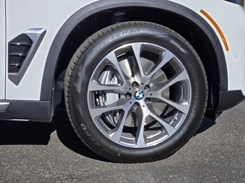 New 2026 BMW X5 xDrive50e w/ Premium Package image 11