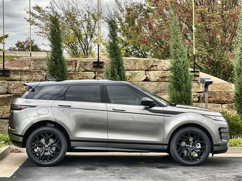 Certified 2022 Land Rover Range Rover Evoque R-Dynamic SE image 6
