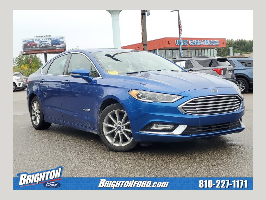 Used 2017 Ford Fusion SE w/ Equipment Group 602A FWD image 1