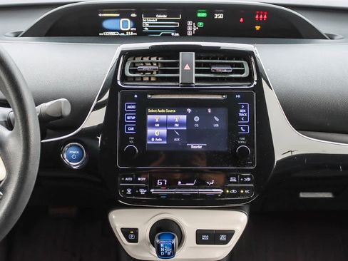 Used 2017 Toyota Prius Two image 12