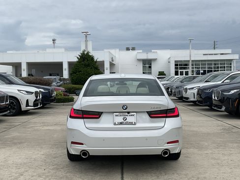 Used 2024 BMW 330i Sedan w/ Convenience Package RWD image 5