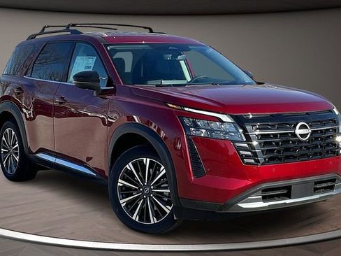 New 2026 Nissan Pathfinder Platinum w/ Cargo Package FWD image 2