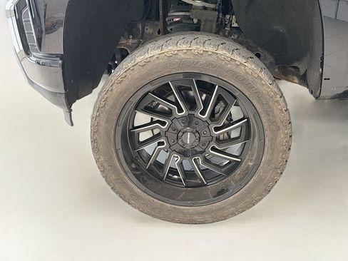 Used 2020 Chevrolet Silverado 1500 High Country w/ Technology Package image 27