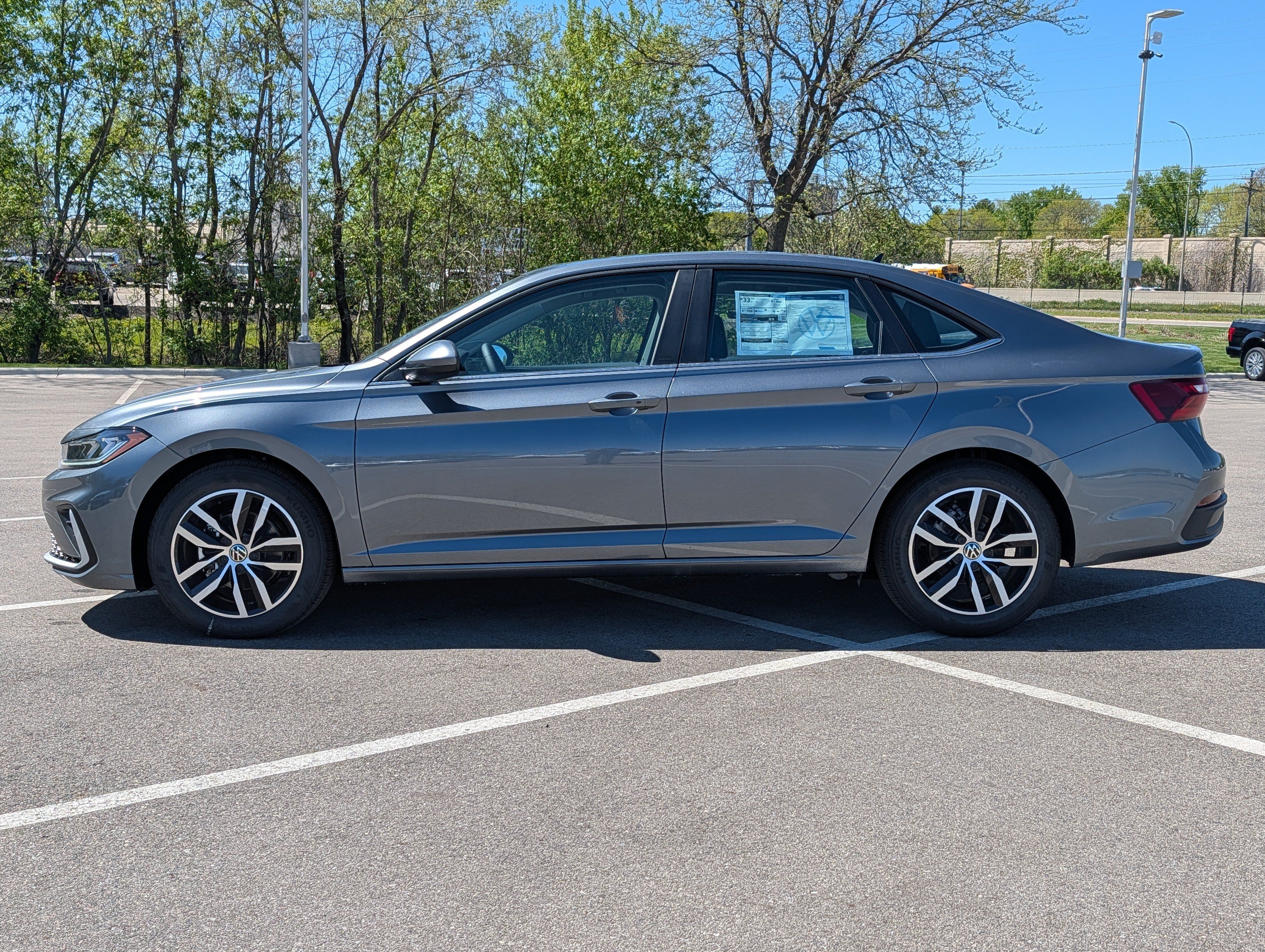 New 2026 Volkswagen Jetta SE FWD image 3