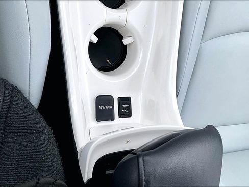 Used 2017 Toyota Prius Prime Advanced image 30