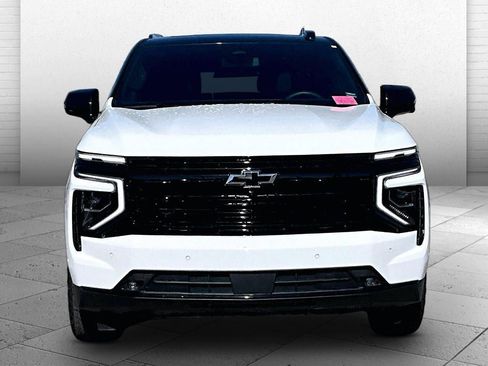 Used 2026 Chevrolet Suburban RST w/ RST Capability Package AWD/4WD image 2