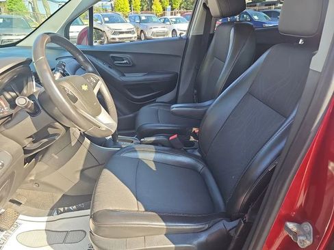 Used 2018 Chevrolet Trax LT w/ Driver Confidence Package image 11