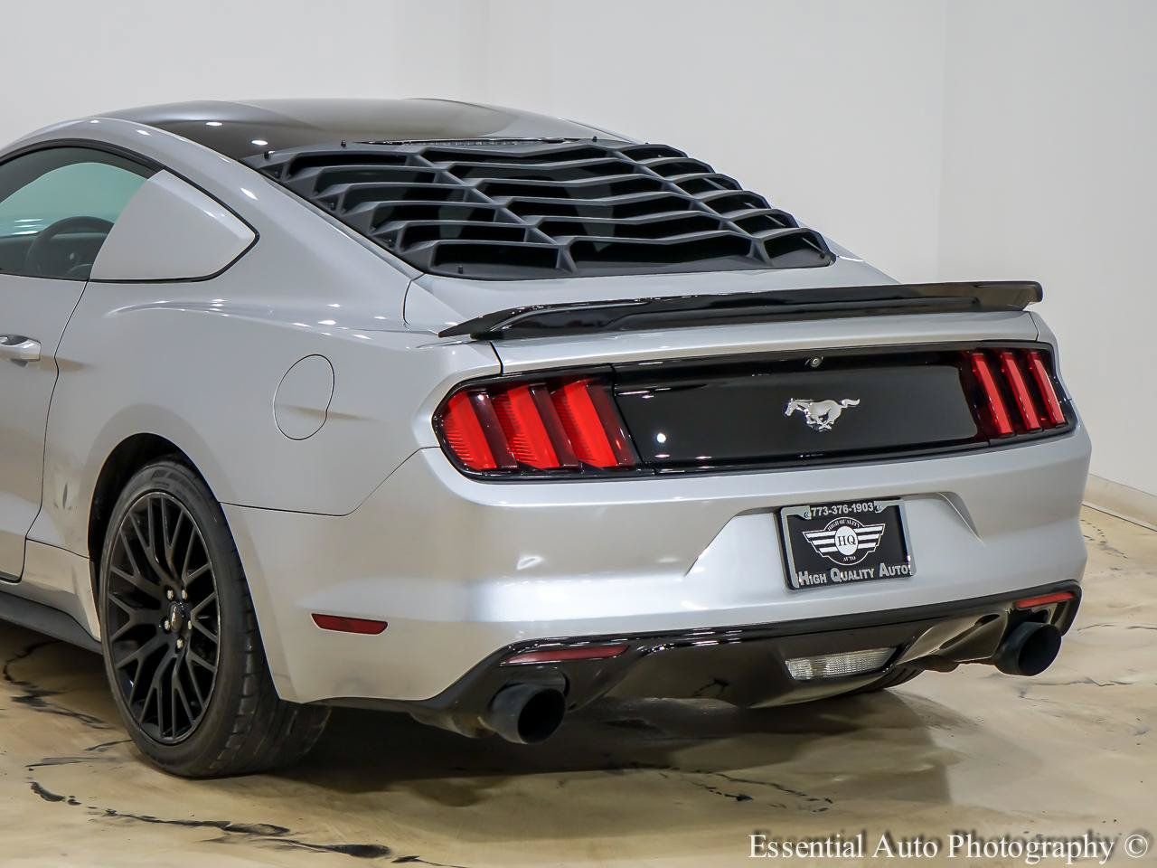Used 2017 Ford Mustang Coupe RWD image 8