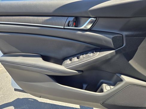 Used 2019 Honda Accord EX image 27
