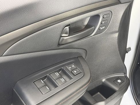 Used 2025 Honda Ridgeline TrailSport image 25