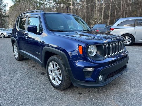 Used 2019 Jeep Renegade Latitude w/ Popular Equipment Group image 16