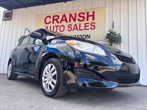 Used 2011 Toyota Matrix FWD image 1