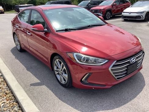 Used 2017 Hyundai Elantra Limited w/ Limited Tech Package 04 FWD image 3