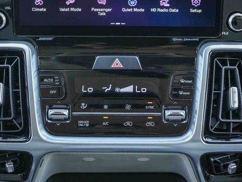 Used 2023 Kia Sorento SX Prestige w/ Panoramic Sunroof Package AWD/4WD image 16