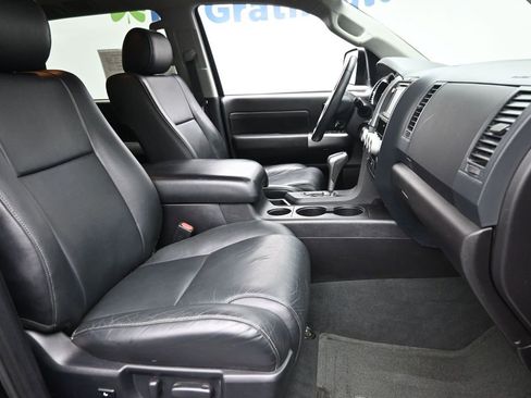 Used 2019 Toyota Sequoia TRD Sport w/ TRD Sport Premium Package AWD/4WD image 7