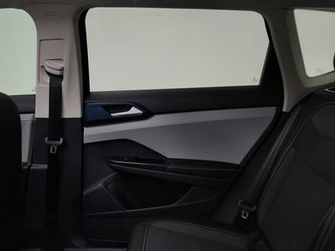 Used 2024 Volkswagen Taos SE FWD image 61