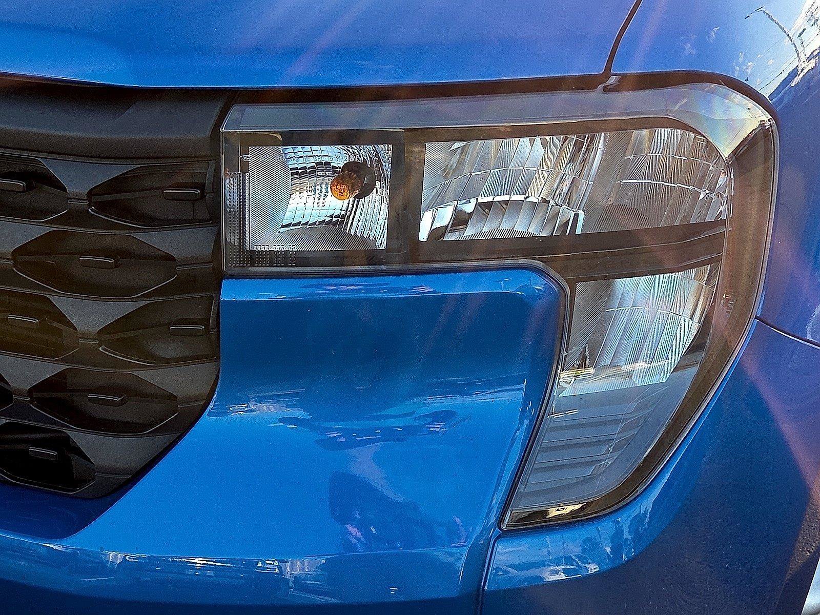Used 2025 Ford Maverick XL FWD image 4