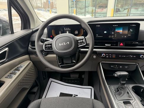 New 2026 Kia Carnival LX FWD image 23