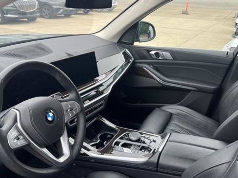 Used 2026 BMW X7 xDrive40i AWD/4WD image 2