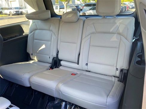 New 2025 Lincoln Navigator Reserve image 8