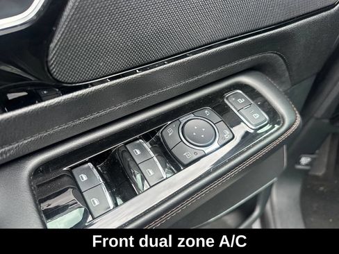 Used 2023 Lincoln Aviator Reserve AWD/4WD image 11