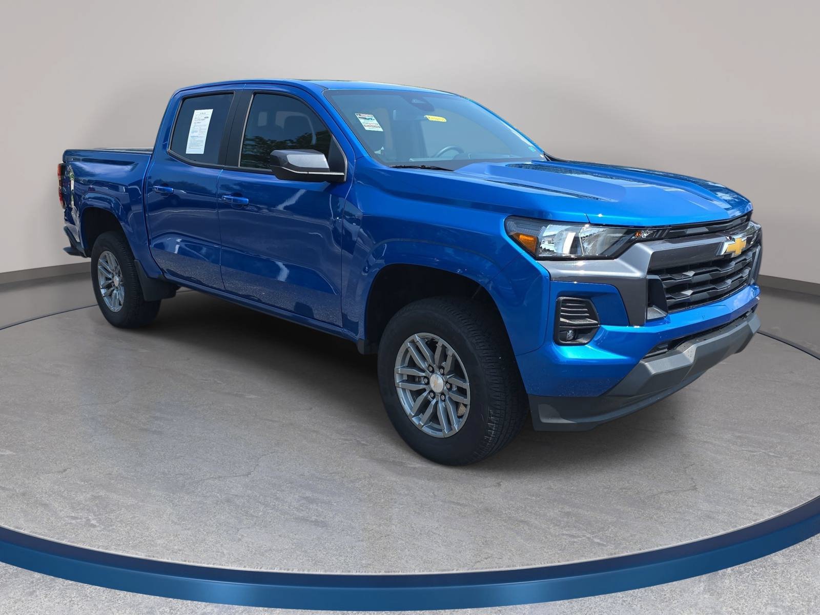 Used 2024 Chevrolet Colorado LT w/ LT Convenience Package II RWD image 3