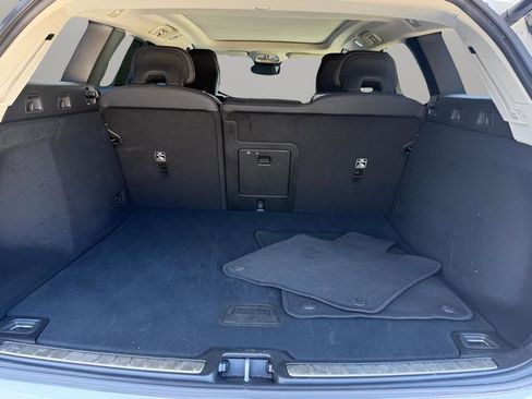 Used 2025 Volvo V60 B5 Cross Country Plus image 24