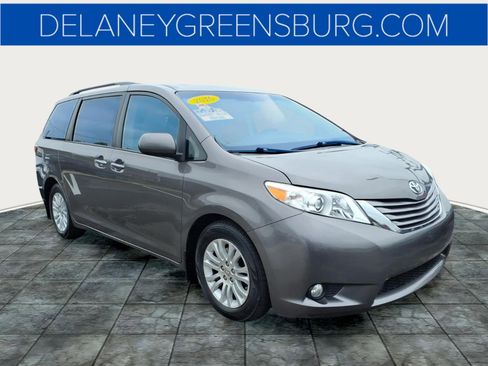 Used 2016 Toyota Sienna XLE FWD image 1