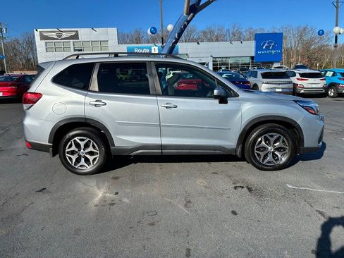 Used 2021 Subaru Forester Premium image 8