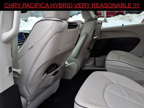 Used 2018 Chrysler Pacifica Limited w/ Advanced Safetytec Group image 13