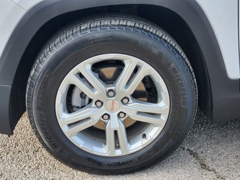 Certified 2024 GMC Terrain SLE w/ Driver Convenience Package image 12