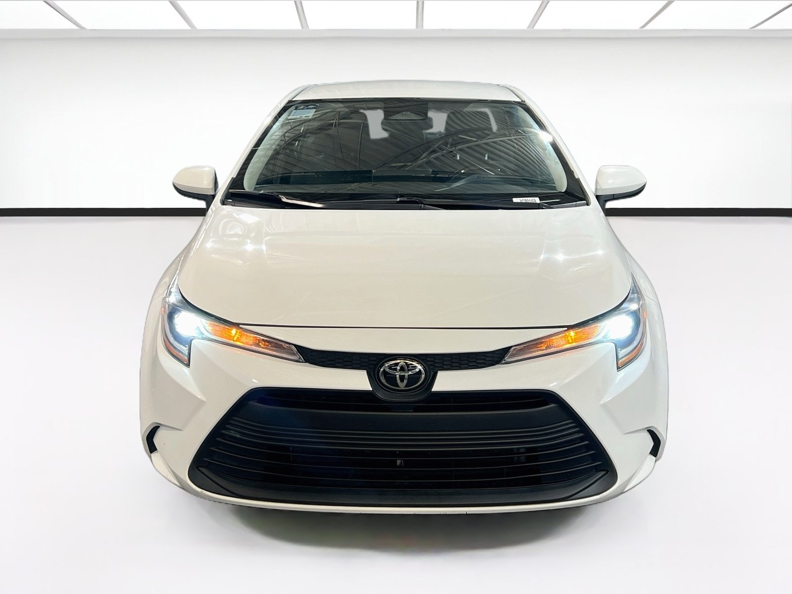 Used 2024 Toyota Corolla LE FWD image 2