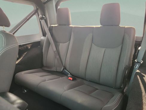 Used 2017 Jeep Wrangler Sahara w/ Connectivity Group image 10