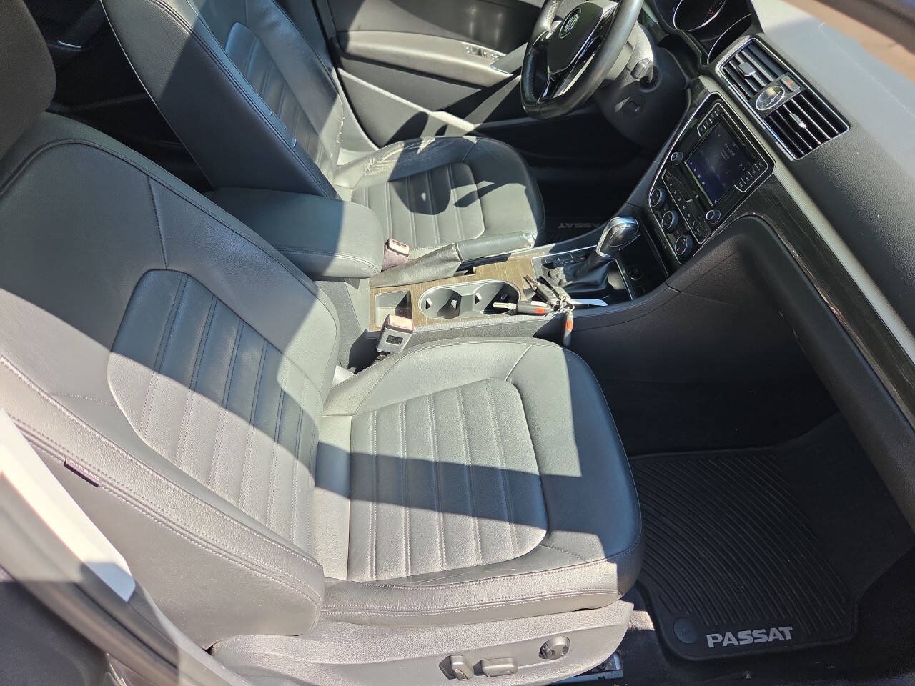 Used 2016 Volkswagen Passat 1.8T FWD image 27
