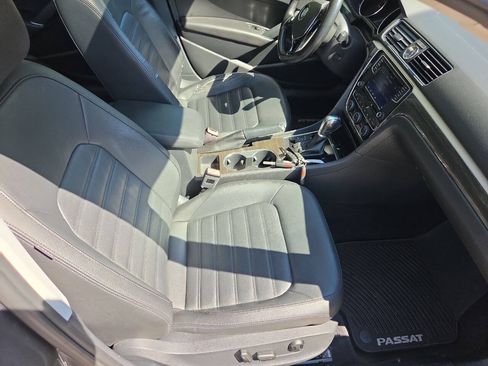 Used 2016 Volkswagen Passat 1.8T FWD image 27