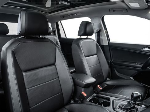 Used 2018 Volkswagen Tiguan SEL image 30